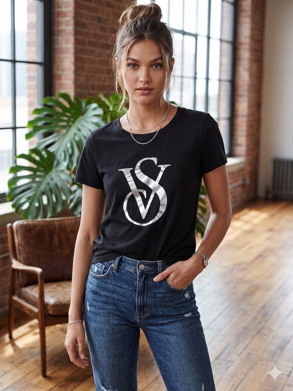 Victoria's Secret Y2K Throwback Casual Black With Silver Logo Cotton Tee. Size M